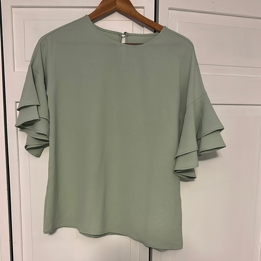 Elegant Green Ruffle Sleeve Top